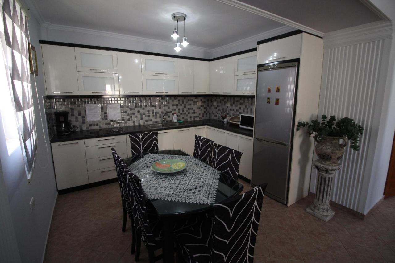 Irina Home Sarandë Buitenkant foto