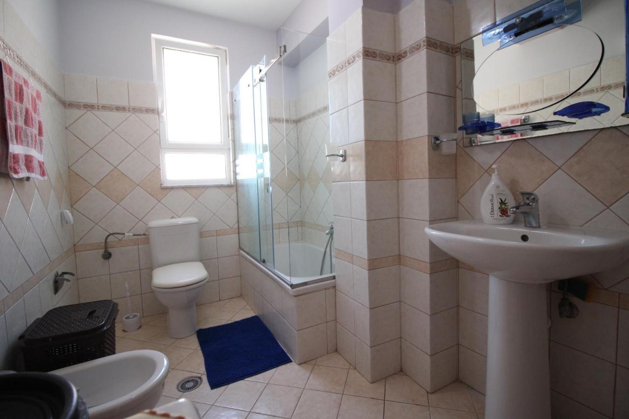 Irina Home Sarandë Buitenkant foto